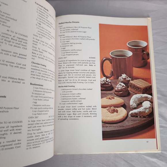 Pillsbury's Bake-Off Cookie Book Prize Winning Favorites Cookbook 1967 - Picture 10 of 12